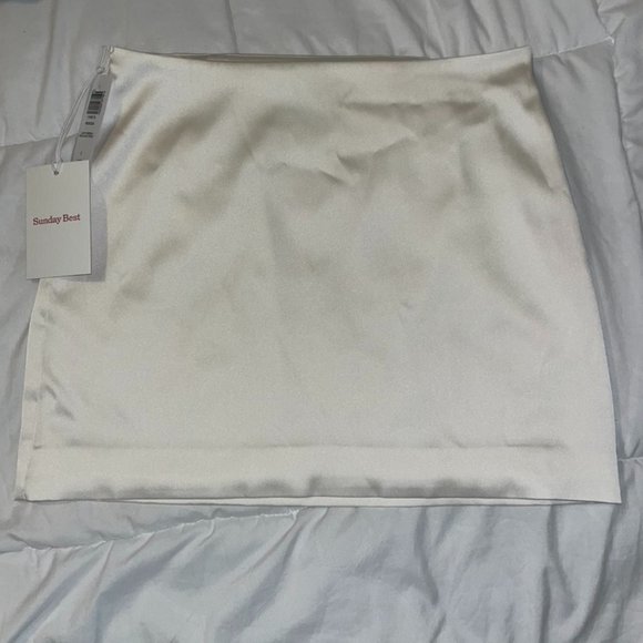 Aritzia Rocco Skirt - Picture 6 of 6